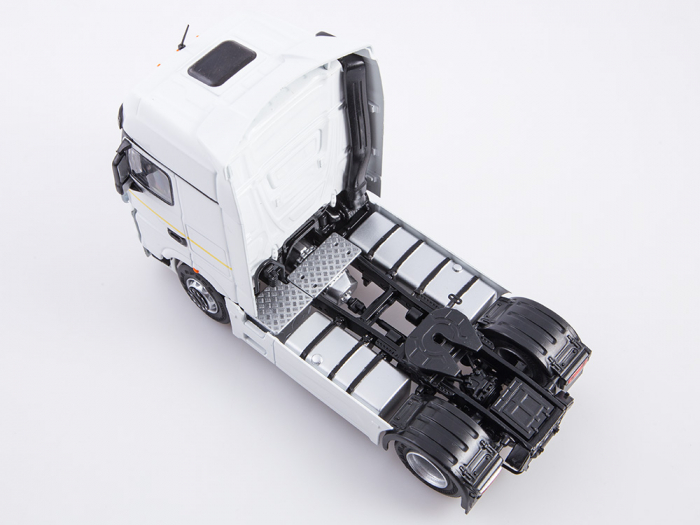 Macheta cap tractor Kamaz 54901 cu semiremorca cu prelata, scara 1:43 [6]