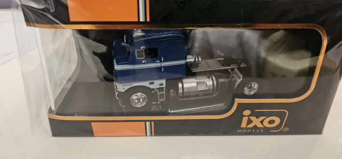 Macheta cap tractor Kenworth Bullnose, scara 1:43 - cu defect: oglinzi rupte [5]