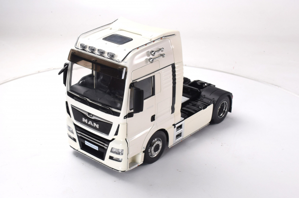 Macheta cap tractor MAN TGX XXL, scara 1:18 [9]