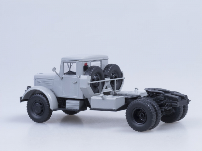 Macheta cap tractor Maz-200V, scara 1:43 [3]