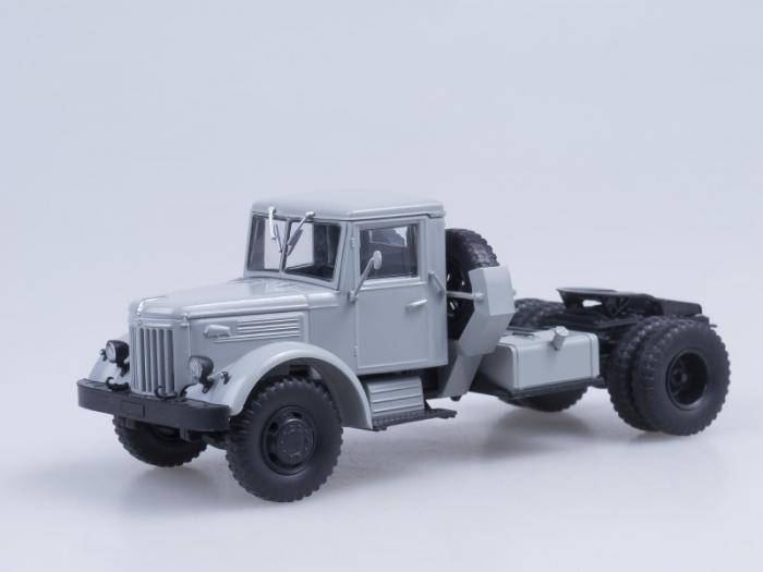 Macheta cap tractor Maz-200V, scara 1:43 [4]