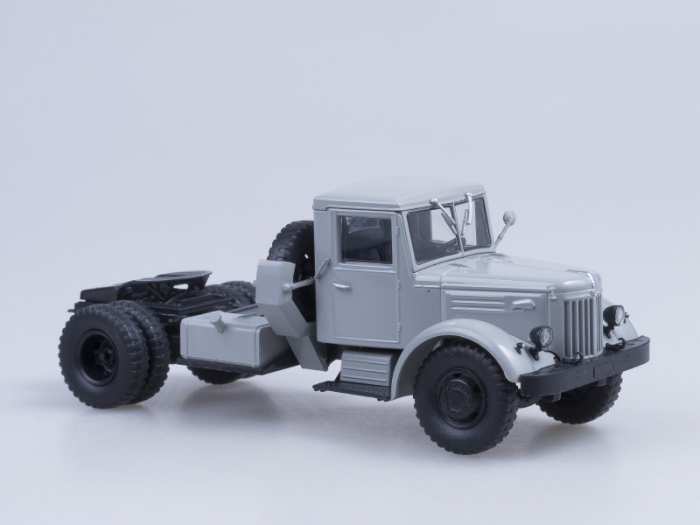 Macheta cap tractor Maz-200V, scara 1:43 [5]