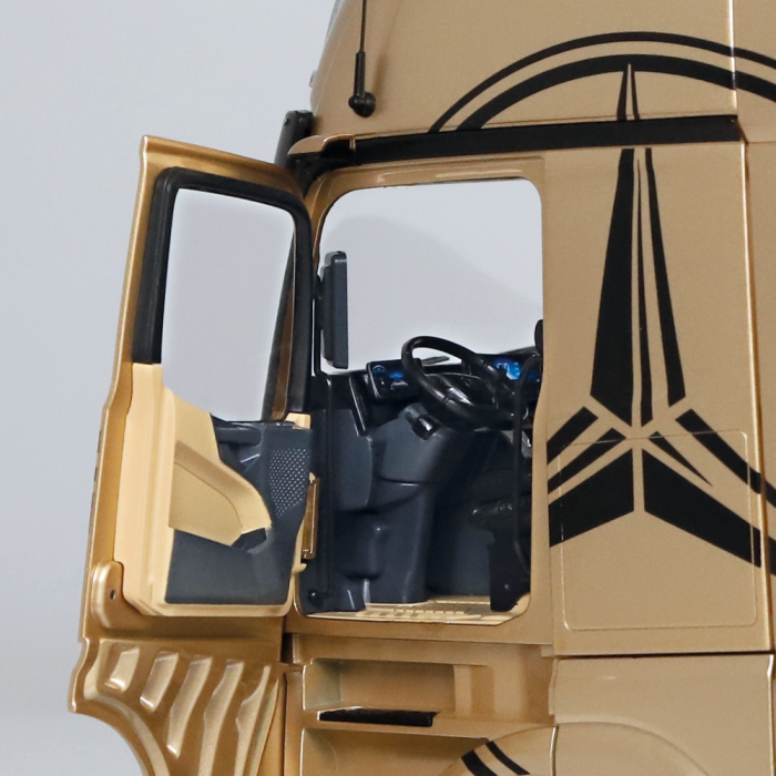 Macheta cap tractor Mercedes Benz Actros Gigaspace, scara 1:18 [4]