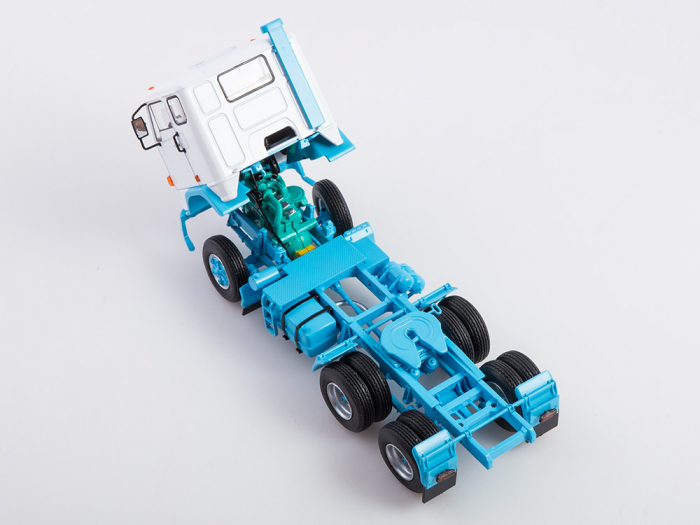 Macheta cap tractor Volvo F89 6x2 cu axa liftanta, scara 1:43 [6]