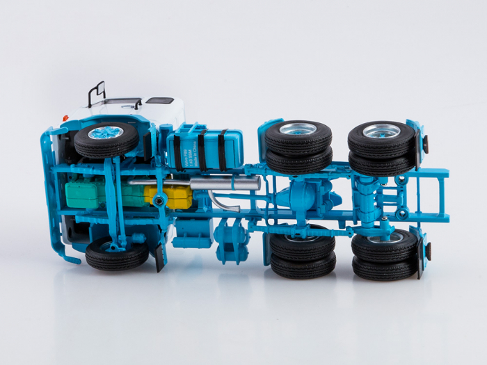 Macheta cap tractor Volvo F89 6x2 cu axa liftanta, scara 1:43 [9]