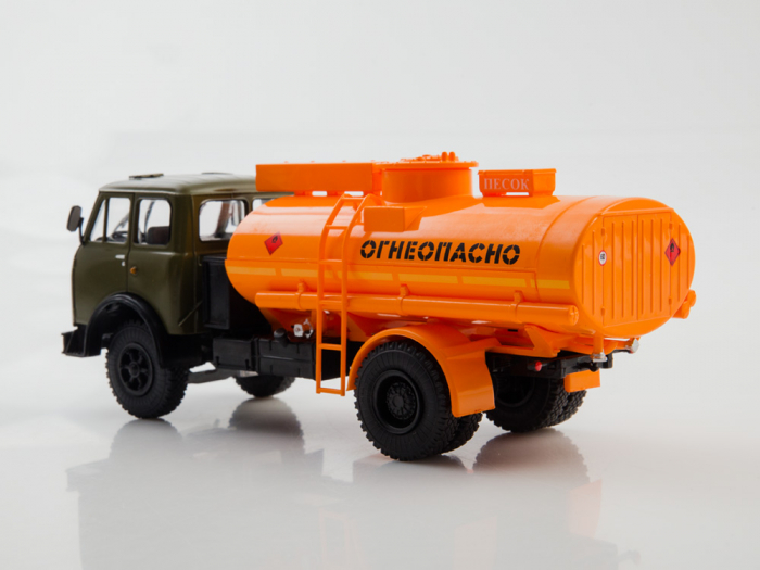 Macheta cisterna Ac-8 pe sasiu MAZ-500A, scara 1:43 [2]