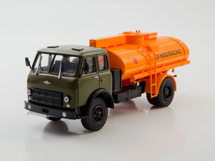 Macheta cisterna Ac-8 pe sasiu MAZ-500A, scara 1:43 [7]