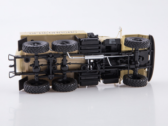 Macheta cisterna MA-4A pe sasiu Zil 131, scara 1:43 [5]