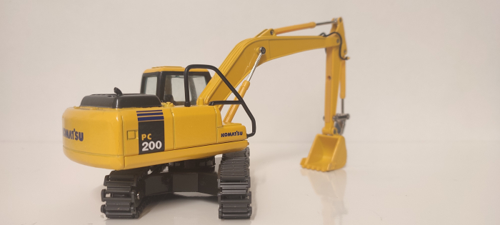 Macheta excavator Komatsu PC 200-7, scara 1:43 [2]