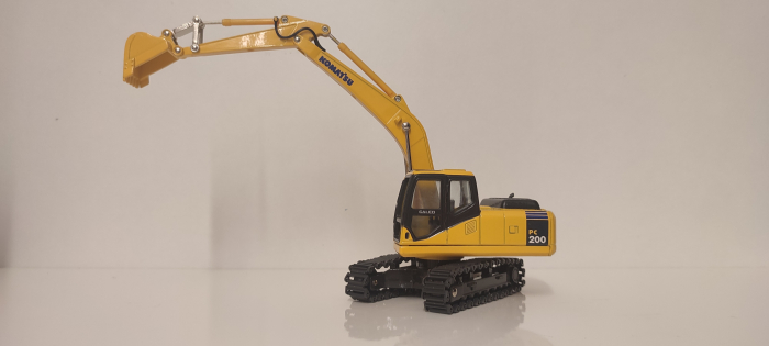 Macheta excavator Komatsu PC 200-7, scara 1:43 [3]