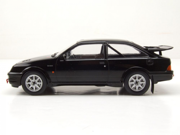 Macheta Ford Sierra RS Cosworth, scara 1:24 [3]