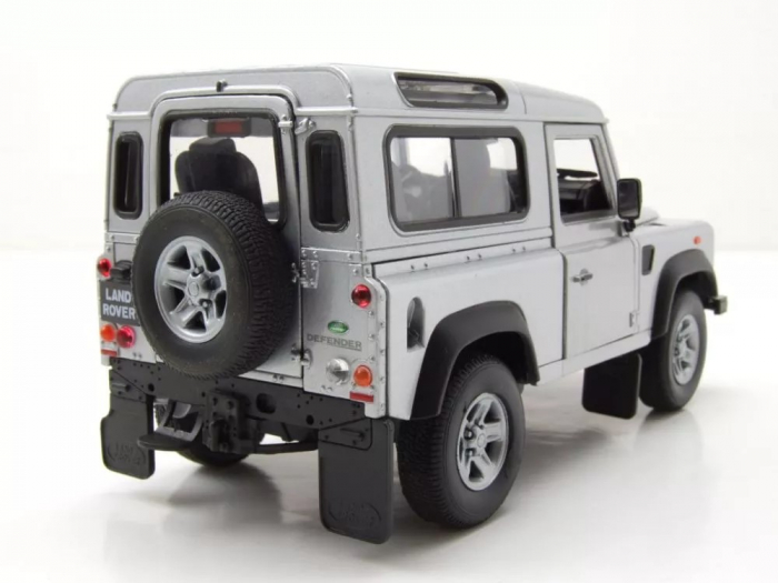 Macheta Land Rover Defender 90 clasic, scara 1:24 [2]