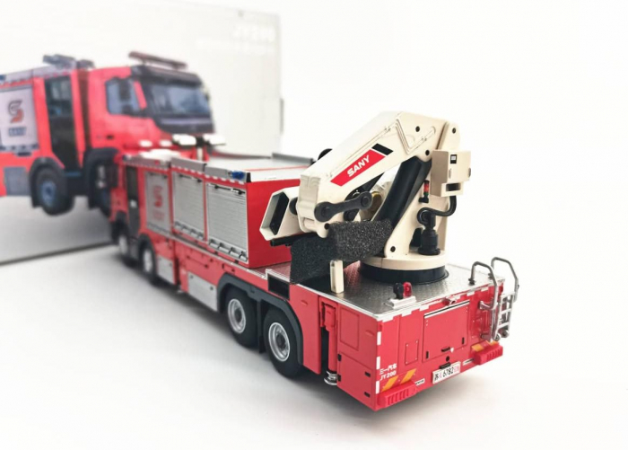 Macheta macara de pompieri SANY JY200 pe sasiu Volvo FMX500, scara 1:50 [3]