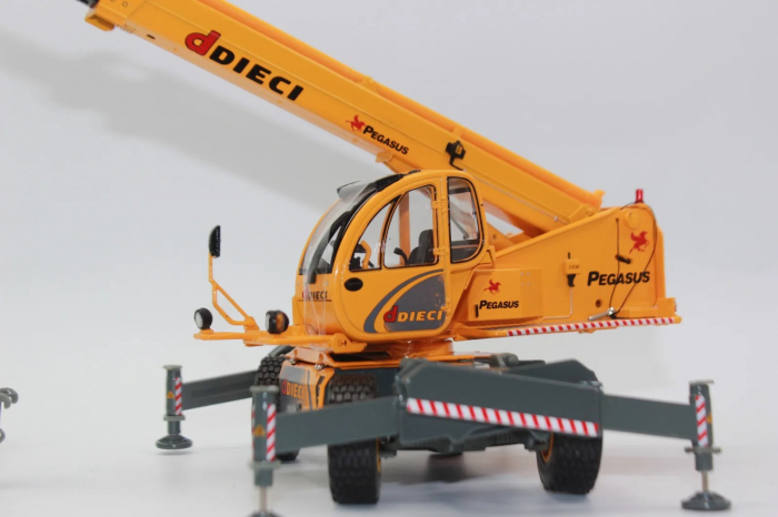 Macheta manipulator telescopic Dieci Pegasus 40,25, scara 1:32 [3]