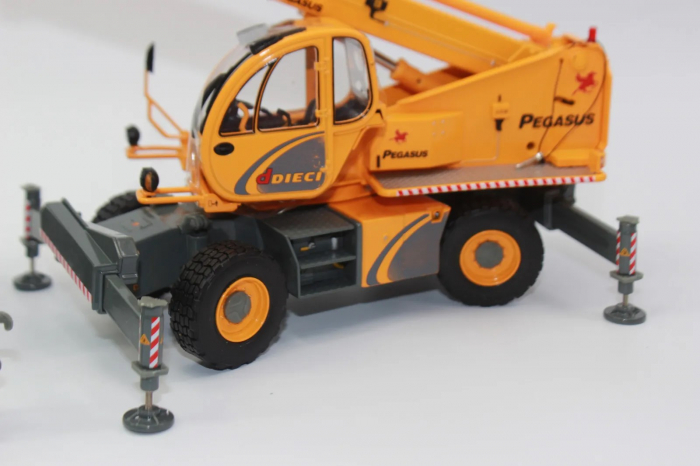 Macheta manipulator telescopic Dieci Pegasus 40,25, scara 1:32 [2]