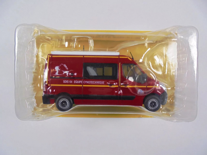 Macheta masina pompieri cu echipaj canin Renault Master Van, scara 1:43 [4]