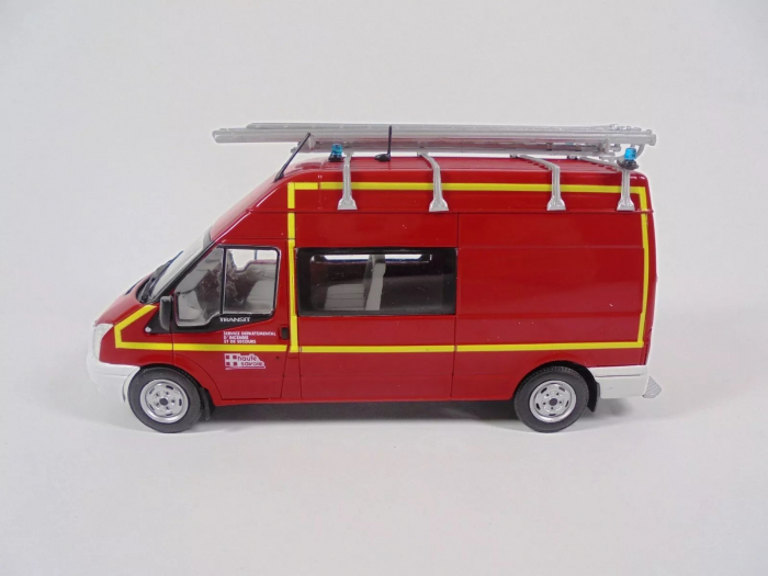 Macheta masina pompieri Ford Transit, scara 1:43 [2]