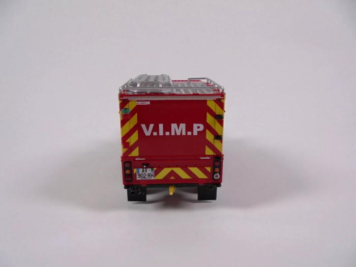 Macheta masina pompieri Land Rover Defender 130 crew cab pick-up, scara 1:43 [3]