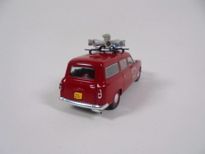 Macheta masina pompieri Peugeot 403 Break, scara 1:43 [3]
