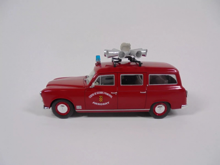 Macheta masina pompieri Peugeot 403 Break, scara 1:43 [2]
