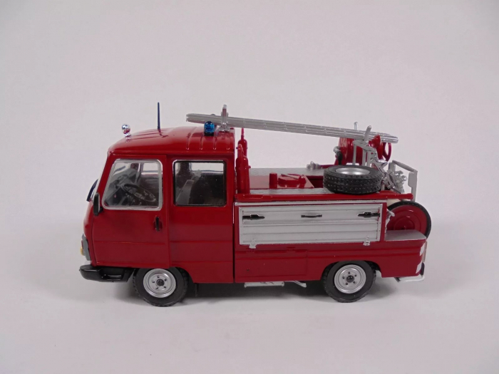 Macheta masina pompieri Peugeot J9 Desautel, scara 1:43 [2]