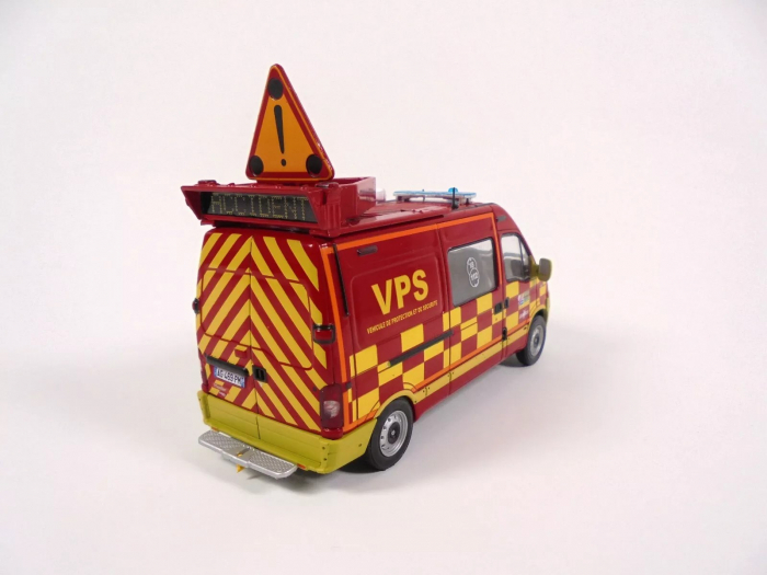 Macheta masina pompieri Renault Master Van, scara 1:43 [3]
