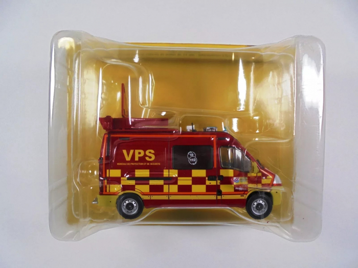 Macheta masina pompieri Renault Master Van, scara 1:43 [4]