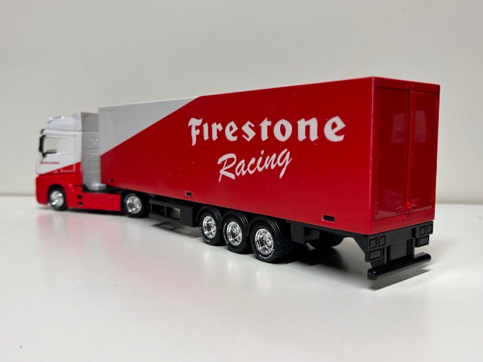 Macheta Mercedes Actros cu semiremorca Firestone, scara 1:43 [2]