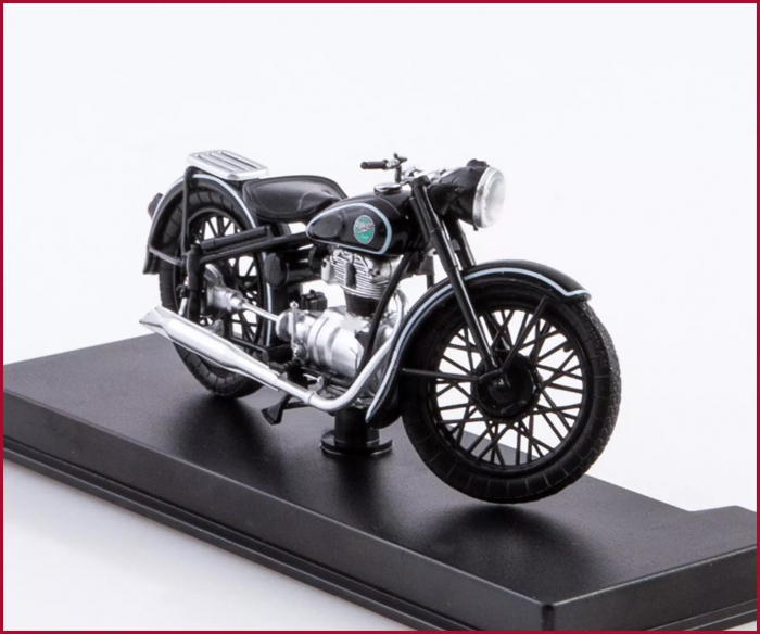 Macheta motocicleta nemteasca Simson AWO425, scara 1:24 [3]