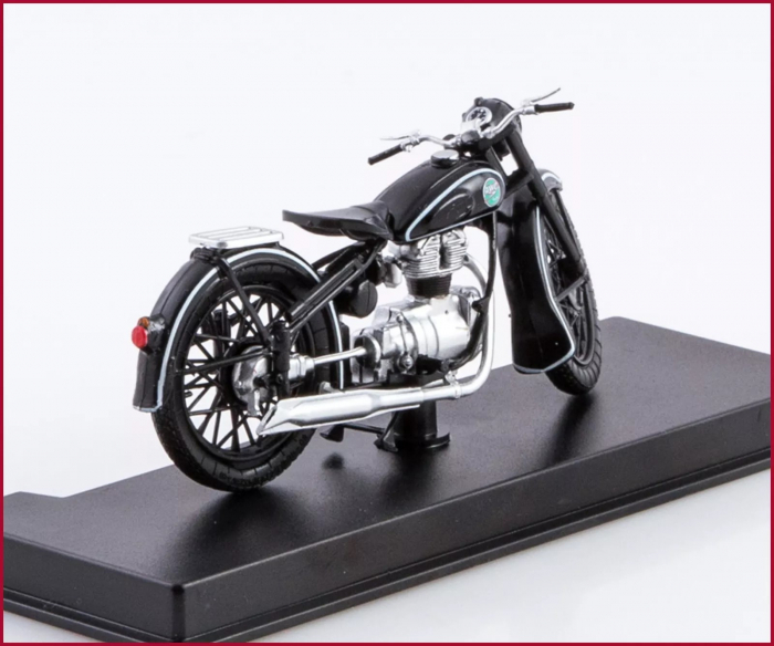 Macheta motocicleta nemteasca Simson AWO425, scara 1:24 [2]