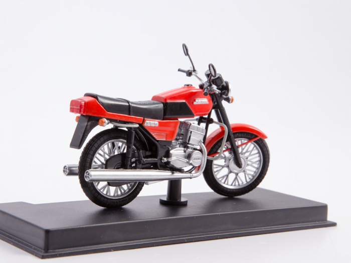 Macheta motocicleta cehoslovaca Java 350/638, scara 1:24 [3]
