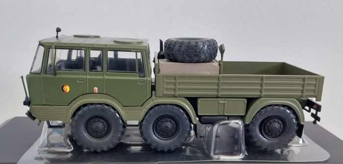 Macheta remorcher Tatra 813 6x6 militar, scara 1:43 [2]