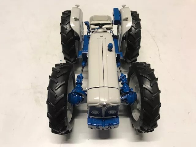 Macheta tractor Ford County Super, scara 1:16 [6]