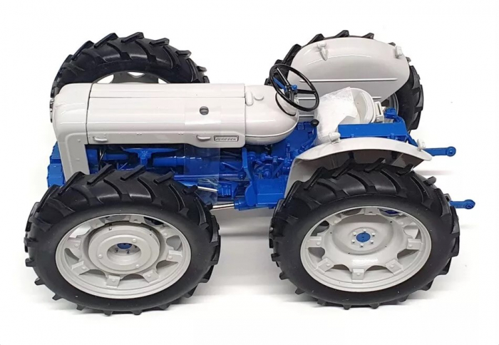 Macheta tractor Ford County Super, scara 1:16 [4]