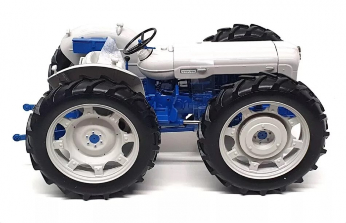 Macheta tractor Ford County Super, scara 1:16 [3]
