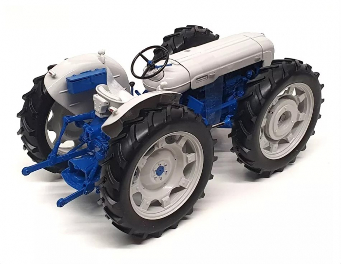 Macheta tractor Ford County Super, scara 1:16 [2]