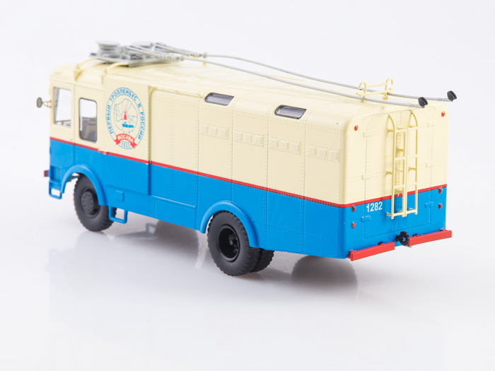 Macheta troleibuz de marfa TG-3 cu revista, scara 1:43 [4]