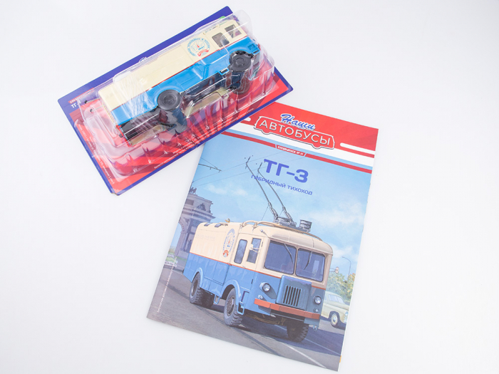 Macheta troleibuz de marfa TG-3 cu revista, scara 1:43 [6]