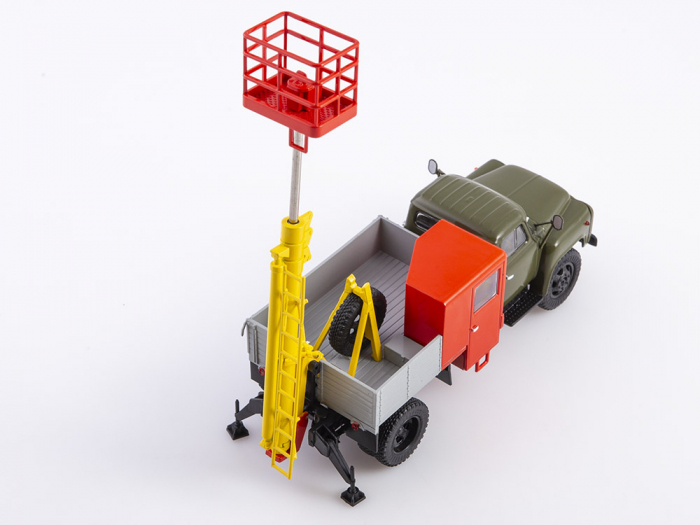 Macheta turn telescopic (nacela) TVG-15 pe sasiu Gaz-52, scara 1:43 [5]