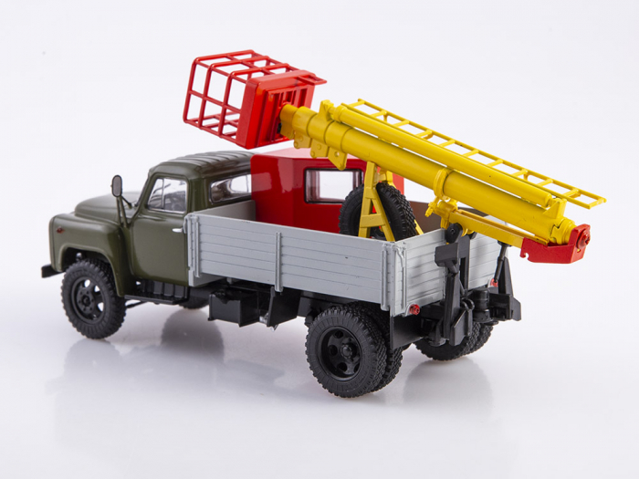 Macheta turn telescopic (nacela) TVG-15 pe sasiu Gaz-52, scara 1:43 [4]
