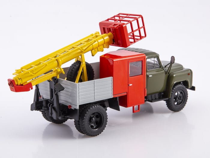 Macheta turn telescopic (nacela) TVG-15 pe sasiu Gaz-52, scara 1:43 [3]