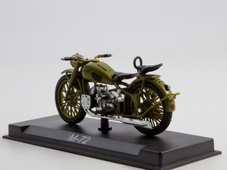 Macheta motocicleta ruseasca M-72, scara 1:24 [1]