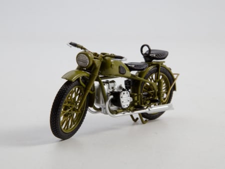Macheta motocicleta ruseasca M-72, scara 1:24 [5]