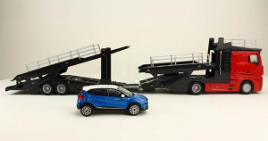 Machete camioane - Macheta transportor auto Mercedes Actros cu Renault Captur, scara 1:43