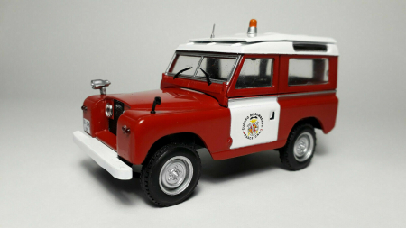 Macheta masina pompieri Land Rover II, scara 1:43 [0]