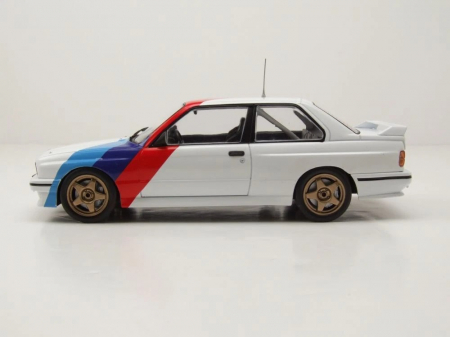 Macheta auto BMW M3 (E30), scara 1:24 [2]