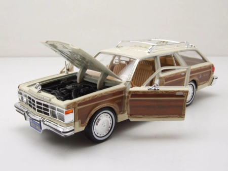 Macheta auto Chrysler Le Baron Town, scara 1:24 [3]
