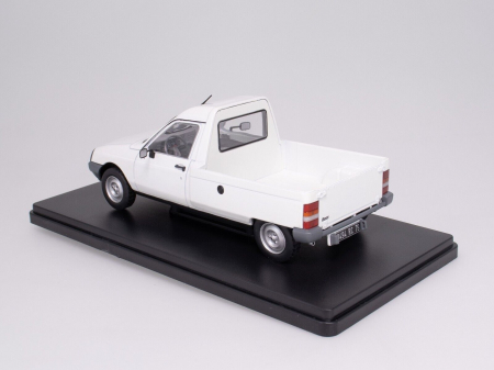 Macheta auto Citroen C15 Pick-up, scara 1:24 [1]