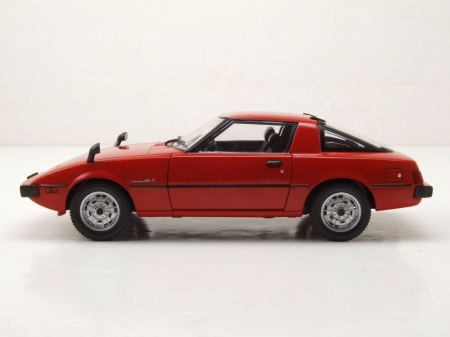 Macheta auto Mazda RX-7 RHD, scara 1:24 [2]