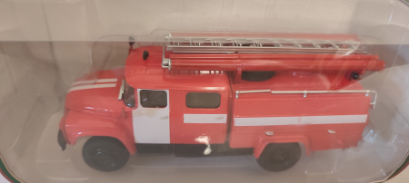 Macheta autospeciala de pompieri AC30 pe sasiu Zil 130, scara 1:43 - cu mic defect [0]